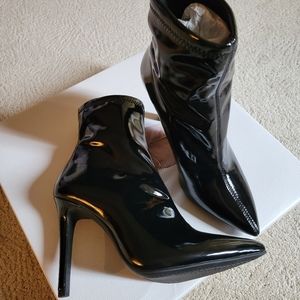 Jessica Simpson Black Patent Booties sz 5M / 35